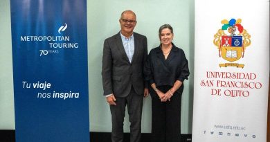 Diego Quiroga, Rector Universidad San Francisco de Quito y Paulina Burbano de Lara, presidenta de Metropolitan Touring. CORTESÍA